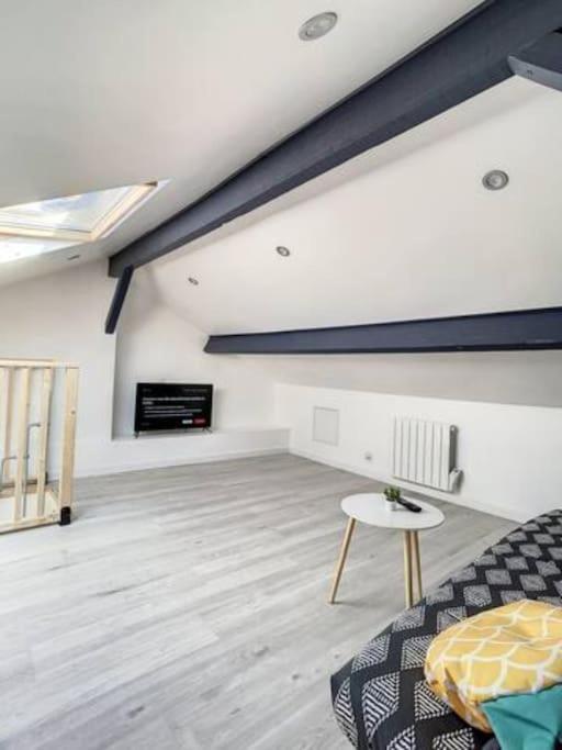 Atypique T1 Duplex - Wifi .Parking .Proche .Gare Apartment Saint-Quentin  Luaran gambar