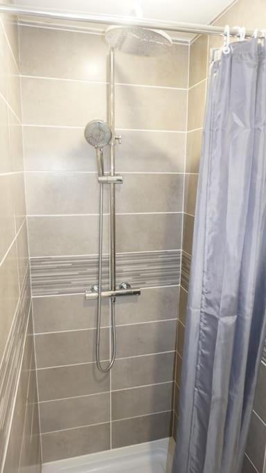Atypique T1 Duplex - Wifi .Parking .Proche .Gare Apartment Saint-Quentin  Luaran gambar